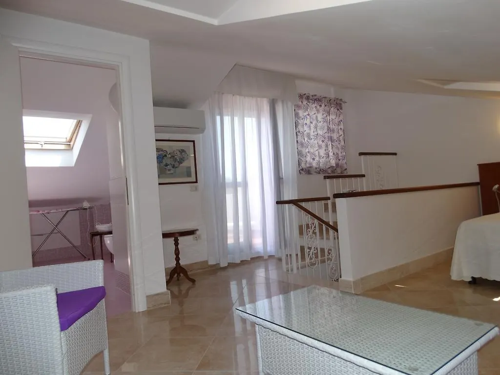 Silenzi Holiday Home Fertilia